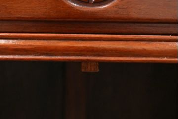 アジアンビンテージ　螺鈿(ラデン)入り　花梨(カリン)材　赤みがかった色合いと螺鈿(ラデン)細工が美しいサイドテーブル(ナイトテーブル、花台、飾り台、ヴィンテージ)(R-072383)