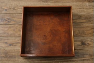 アジアンビンテージ　螺鈿(ラデン)入り　花梨(カリン)材　赤みがかった色合いと螺鈿(ラデン)細工が美しいサイドテーブル(ナイトテーブル、花台、飾り台、ヴィンテージ)(R-072383)