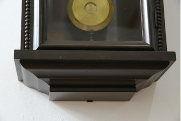 和製アンティーク　横浜エムズイ商会　TRADE(Z)MARK(トレードマーク)　横窓縁のダイヤガラスが素敵な掛け時計　(R-072397)