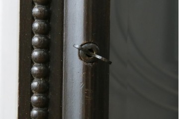 和製アンティーク　横浜エムズイ商会　TRADE(Z)MARK(トレードマーク)　横窓縁のダイヤガラスが素敵な掛け時計　(R-072397)