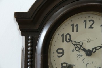 和製アンティーク　横浜エムズイ商会　TRADE(Z)MARK(トレードマーク)　横窓縁のダイヤガラスが素敵な掛け時計　(R-072397)