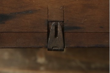 和製アンティーク　横浜エムズイ商会　TRADE(Z)MARK(トレードマーク)　横窓縁のダイヤガラスが素敵な掛け時計　(R-072397)