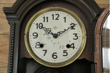 和製アンティーク　横浜エムズイ商会　TRADE(Z)MARK(トレードマーク)　横窓縁のダイヤガラスが素敵な掛け時計　(R-072397)