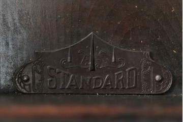 和製アンティーク　横浜エムズイ商会　TRADE(Z)MARK(トレードマーク)　横窓縁のダイヤガラスが素敵な掛け時計　(R-072397)