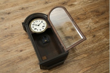 和製アンティーク　横浜エムズイ商会　TRADE(Z)MARK(トレードマーク)　横窓縁のダイヤガラスが素敵な掛け時計　(R-072397)