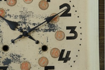 和製アンティーク　C.M.A.EXAMINED　昭和レトロ　珍しいデザインが魅力的な掛け時計　(R-072418)