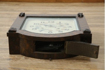 和製アンティーク　C.M.A.EXAMINED　昭和レトロ　珍しいデザインが魅力的な掛け時計　(R-072418)