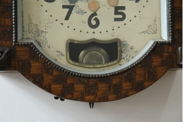 和製アンティーク　C.M.A.EXAMINED　昭和レトロ　珍しいデザインが魅力的な掛け時計　(R-072418)