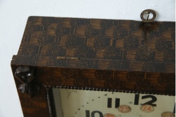 和製アンティーク　C.M.A.EXAMINED　昭和レトロ　珍しいデザインが魅力的な掛け時計　(R-072418)