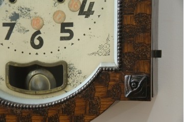 和製アンティーク　C.M.A.EXAMINED　昭和レトロ　珍しいデザインが魅力的な掛け時計　(R-072418)