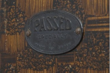 和製アンティーク　C.M.A.EXAMINED　昭和レトロ　珍しいデザインが魅力的な掛け時計　(R-072418)