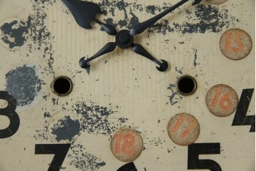 和製アンティーク　C.M.A.EXAMINED　昭和レトロ　珍しいデザインが魅力的な掛け時計　(R-072418)