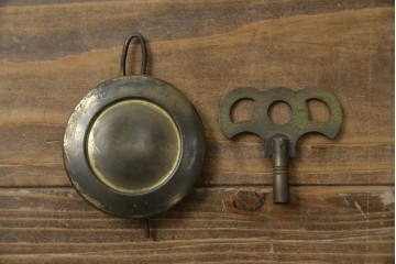 和製アンティーク　C.M.A.EXAMINED　昭和レトロ　珍しいデザインが魅力的な掛け時計　(R-072418)