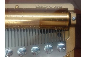 SANKYO(サンキョー)　ORPHEUS(オルフェウス)　「美しきドナウ」　「舞踏への勧誘」　2曲　50弁　上品な雰囲気を醸し出すオルゴール(マホガニー5J、DX103-0053BA)(R-072469)