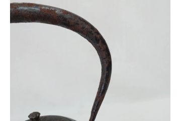未使用　南部　名工　佐藤秀次郎　秀山作　味わい深い風合いが魅力的な鉄瓶(湯沸、湯瓶、茶道具、茶器、共箱付き)(R-072470)