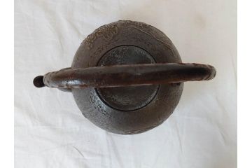 未使用　南部　名工　佐藤秀次郎　秀山作　味わい深い風合いが魅力的な鉄瓶(湯沸、湯瓶、茶道具、茶器、共箱付き)(R-072470)