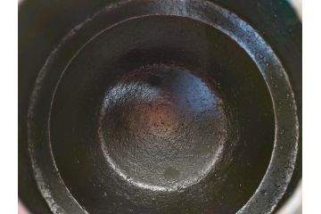 未使用　南部　名工　佐藤秀次郎　秀山作　味わい深い風合いが魅力的な鉄瓶(湯沸、湯瓶、茶道具、茶器、共箱付き)(R-072470)