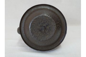 未使用　南部　名工　佐藤秀次郎　秀山作　味わい深い風合いが魅力的な鉄瓶(湯沸、湯瓶、茶道具、茶器、共箱付き)(R-072470)