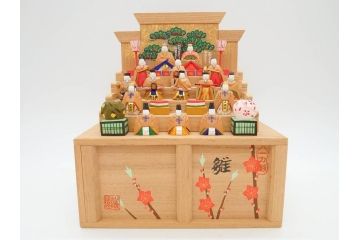 奈良人形　一刀彫　染川宗進(白鹿園)　五段　十五人揃　小さくて可愛らしい雛人形(ひな人形、雛壇、段飾、木製、木彫り、置物、共箱付き)(R-072471)