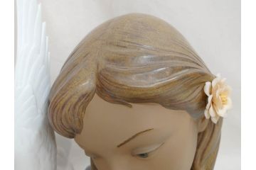 スペイン　リヤドロ　LLADRO　平和の思想　THOUGHTS OF PEACE　約37cm　細部まで丁寧につくられた優美で華麗なフィギュリン(陶器人形、置物、オブジェ、女の子、鳩、箱付き)(R-072476)