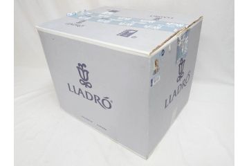 スペイン　リヤドロ　LLADRO　平和の思想　THOUGHTS OF PEACE　約37cm　細部まで丁寧につくられた優美で華麗なフィギュリン(陶器人形、置物、オブジェ、女の子、鳩、箱付き)(R-072476)