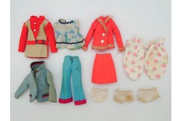 昭和　当時物　タカラ　リカちゃん　アイデアル　タミーちゃん　チーちゃんのホームセットデラックス　多数の服や小物・タンス・ベット付き　人形9体まとめてセット(ロコたん、中島製作所、TAKARA、IDEAL TOY CORP、Tammy、BS-12、着せ替え人形、日本製)(R-072478)
