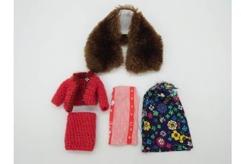 昭和　当時物　タカラ　リカちゃん　アイデアル　タミーちゃん　チーちゃんのホームセットデラックス　多数の服や小物・タンス・ベット付き　人形9体まとめてセット(ロコたん、中島製作所、TAKARA、IDEAL TOY CORP、Tammy、BS-12、着せ替え人形、日本製)(R-072478)