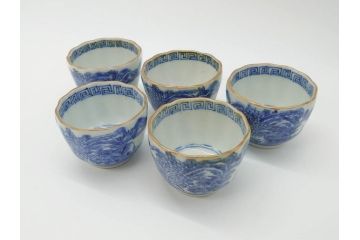 江戸後期〜幕末　伊万里　染付　山水図　金の縁となめらかなフォルムが素敵な猪口5客セット(おちょこ、ぐい呑み、酒器、和食器)(R-072484)