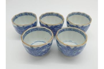 江戸後期〜幕末　伊万里　染付　山水図　金の縁となめらかなフォルムが素敵な猪口5客セット(おちょこ、ぐい呑み、酒器、和食器)(R-072485)