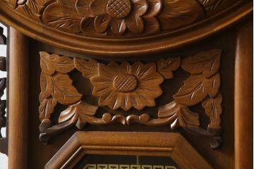 和製アンティーク　REGULATOR A　クォーツ式　特大!! 繊細な彫刻が目を惹く掛け時計(柱時計、古時計、振り子時計)(R-072512)