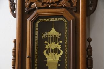 和製アンティーク　REGULATOR A　クォーツ式　特大!! 繊細な彫刻が目を惹く掛け時計(柱時計、古時計、振り子時計)(R-072512)