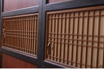 アンティーク建具　和の情緒を演出する障子帯戸4枚セット(引き戸、板戸、格子帯戸、障子戸)(R-072528)