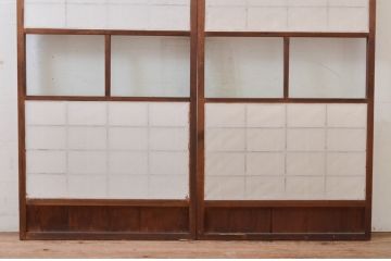 アンティーク建具　レトロな空間を演出する格子入り幅狭障子戸2枚セット(引き戸、格子戸、帯戸)(R-072552)