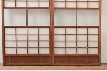 アンティーク建具　レトロな空間を演出する格子入り幅狭障子戸2枚セット(引き戸、格子戸、ガラス帯戸)(R-072553)