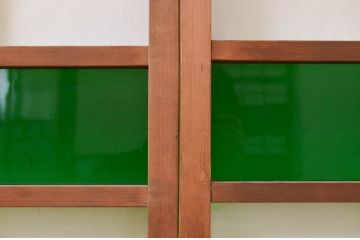 アンティーク建具　古い遊郭から出た希少な色ガラス入り障子戸2枚セット(引き戸、格子戸)(R-072555)