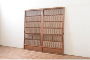 アンティーク建具　風情のある佇まいが魅力的な裏障子付き格子戸2枚セット(引き戸、障子戸、ガラス帯戸)(R-072556)