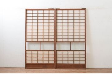 アンティーク建具　レトロな空間を演出する格子入り障子戸2枚セット(引き戸、格子戸、帯戸)(R-072557)