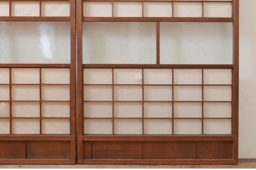 アンティーク建具　レトロな空間を演出する格子入り障子戸2枚セット(引き戸、格子戸、帯戸)(R-072557)