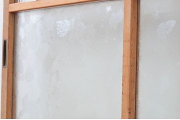 アンティーク建具　ガラスの模様が素敵!レトロな空間づくりにオススメのガラス戸2枚セット(引き戸)(R-072559)