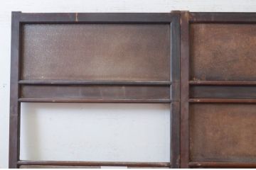 アンティーク建具　ダイヤガラス入り　落ち着いた空間に合わせやすいレトロなガラス戸2枚セット(引き戸、板戸)(R-072561)