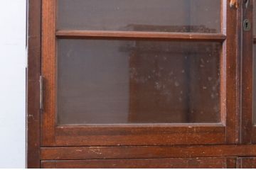 和製アンティーク　両開き戸　レトロな雰囲気溢れるシンプルな収納棚(ガラスケース、キャビネット、食器棚、飾り棚、戸棚、本棚、本箱)(R-072563)
