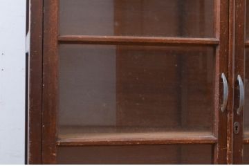 和製アンティーク　両開き戸　レトロな雰囲気溢れるシンプルな収納棚(ガラスケース、キャビネット、食器棚、飾り棚、戸棚、本棚、本箱)(R-072563)