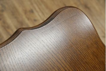 ヨーロッパビンテージ　ルーマニア製　オーク材の温かみある木肌に施されたカービングと猫脚が魅力のサイドチェスト(引き出し、ヴィンテージ)(R-072566)