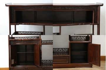 中古　美品　伝統工芸品　大阪唐木指物　唐木の老舗 岡治　紫檀(シタン)材　漆塗り　繊細かつ豪華な彫りが目を引く大振りな飾り棚(違い棚、茶棚、戸棚、収納棚)(定価約80万円)(R-072567)