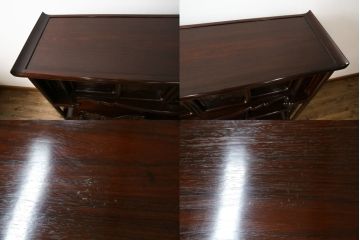 中古　美品　伝統工芸品　大阪唐木指物　唐木の老舗 岡治　紫檀(シタン)材　漆塗り　繊細かつ豪華な彫りが目を引く大振りな飾り棚(違い棚、茶棚、戸棚、収納棚)(定価約80万円)(R-072567)