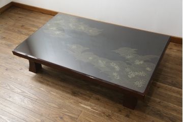 中古　美品!!　輪島塗り　玉水刻　上品な佇まいが魅力的のガラス天板付き座卓(ローテーブル、センターテーブル、リビングテーブル)(R-072571)