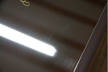 中古　美品!!　輪島塗り　玉水刻　上品な佇まいが魅力的のガラス天板付き座卓(ローテーブル、センターテーブル、リビングテーブル)(R-072571)
