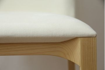 中古　短期展示品　Cassinaixc.(カッシーナイクスシー)　IXC. R&D(イクスシー.R&D)　LINE(ライン)　ウルトラスエード(ULTRASUEDE)　Eランク　シンプルですっきりとした佇まいが魅力のダイニングチェア(椅子、イス、アームレスチェア、店舗什器)(定価約7万7千円)(R-072573)