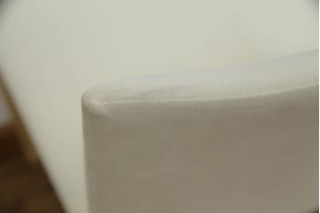 中古　短期展示品　Cassinaixc.(カッシーナイクスシー)　IXC. R&D(イクスシー.R&D)　LINE(ライン)　ウルトラスエード(ULTRASUEDE)　Eランク　シンプルですっきりとした佇まいが魅力のダイニングチェア(椅子、イス、アームレスチェア、店舗什器)(定価約7万7千円)(R-072573)