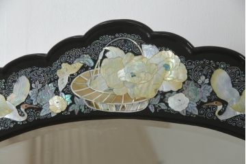 中古　高級品　特大!!　韓国　螺鈿細工　煌びやかで凝った意匠が目を引くドレッサー(鏡台、化粧台、ミラー)(定価約80万円)(R-072574)